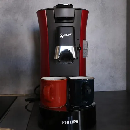 Azeos By Pom アパート